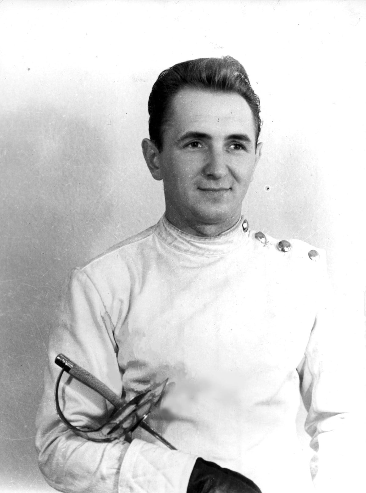 Jerzy Pawłowski, polski szablista, na zdjęciu z igrzysk olimpijskich w Meksyku w 1968 roku