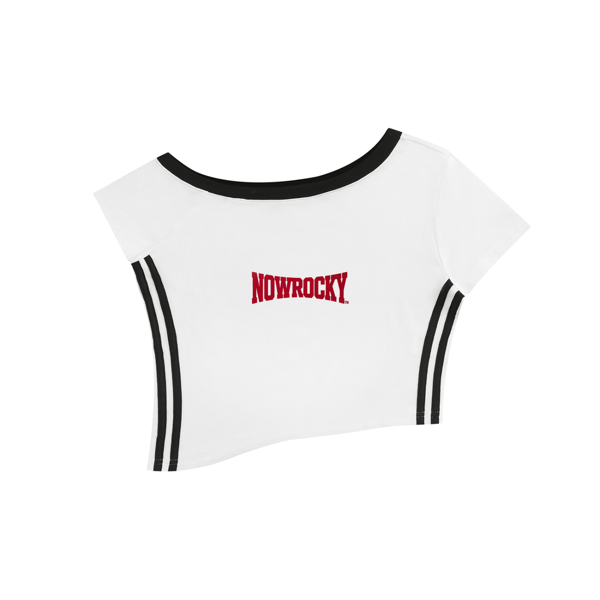 T-shirt Crop Off-Shoulder Contrast Stripe – Nowrocky™ — crop top na modelce, cała sylwetka