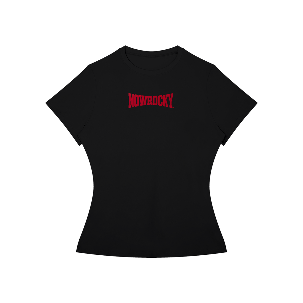 T-shirt Slim Fit Performance – Nowrocky™ — koszulka sportowa slim fit, ujęcie z przodu na modelu