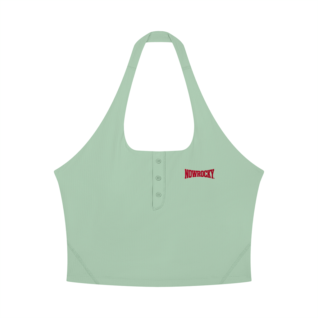 Tank Top Halter Crop – Nowrocky™ — top halter na modelce, cała sylwetka
