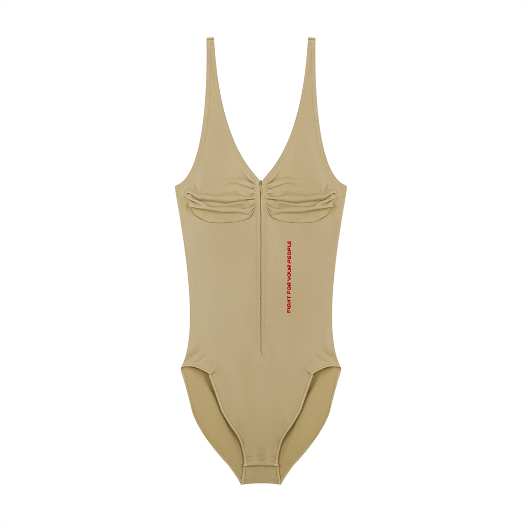 Body Full-Zip Ruched – Nowrocky™ — kombinezon jednoczęściowy z profilu na modelce