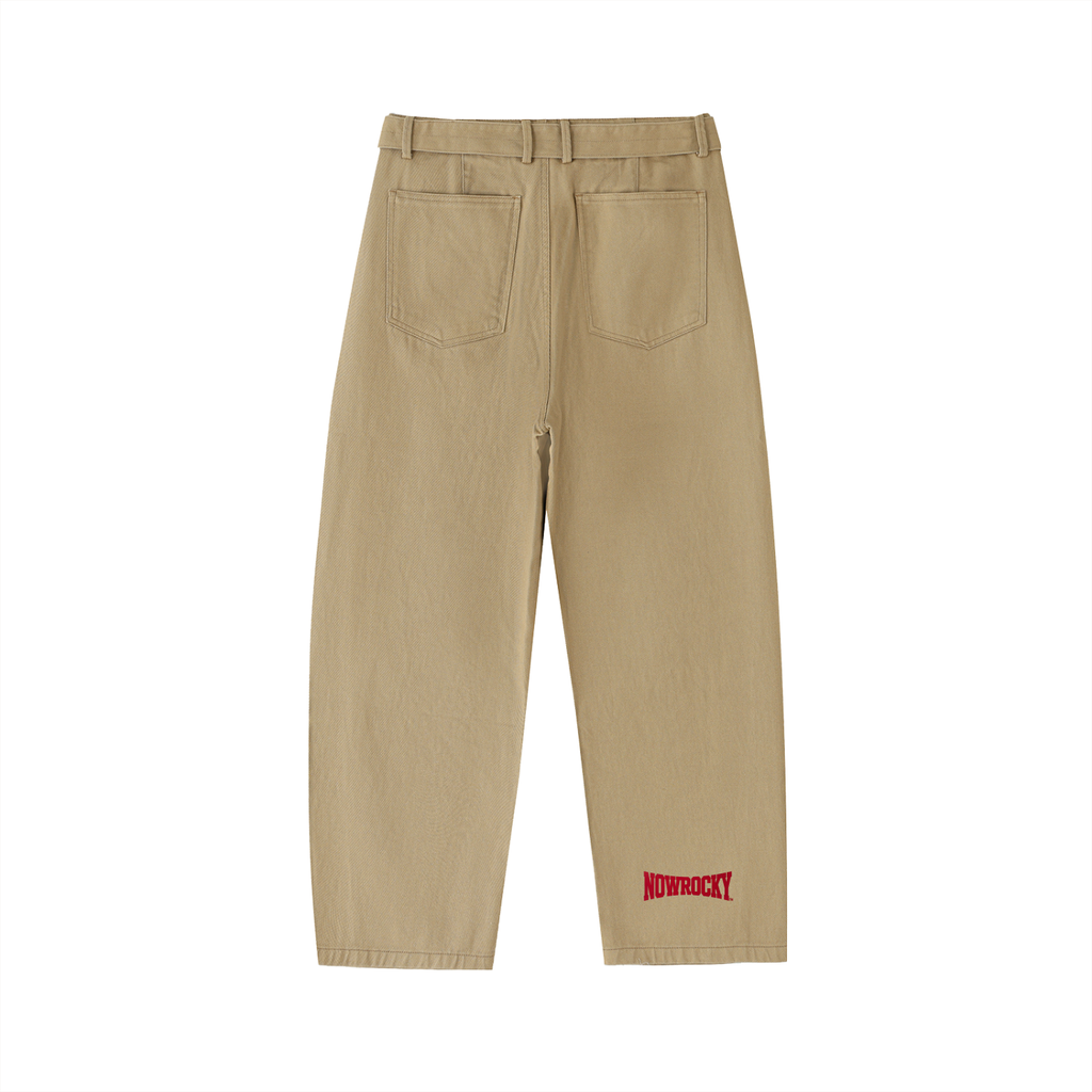 Spodnie Chino Barrel Leg z Paskiem – Nowrocky™ — zbliżenie na pasek i klamrę
