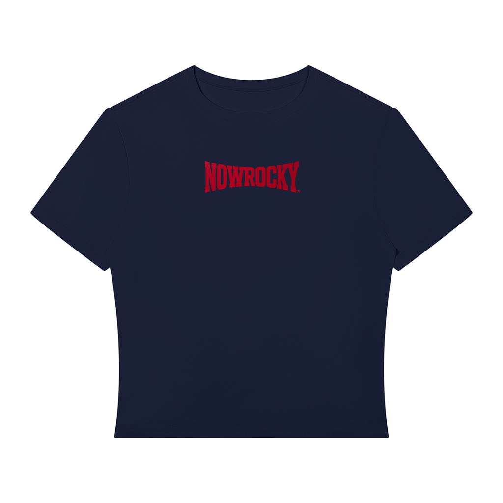T-shirt Crop Performance – Nowrocky™ — t-shirt sportowy z profilu, cała sylwetka
