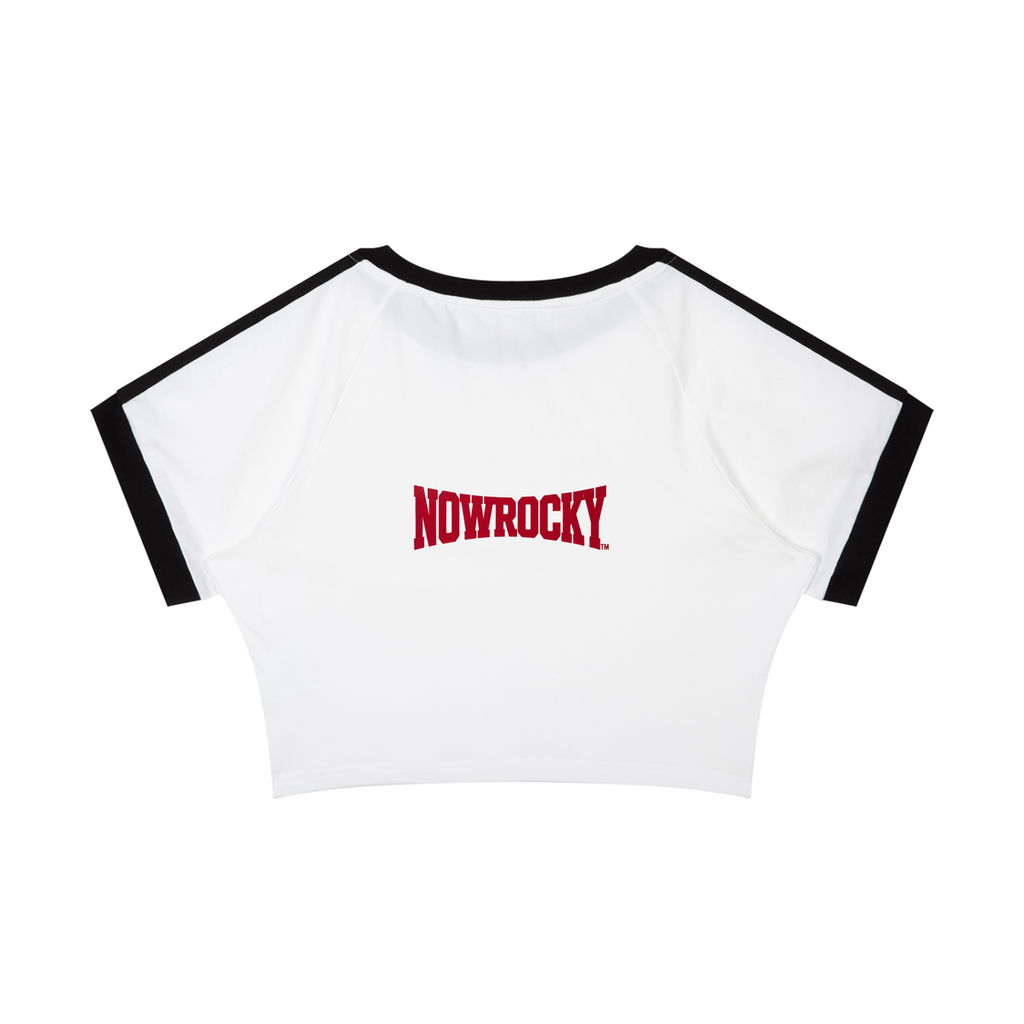 T-shirt Damski Raglan Crop Contrast Tape – Nowrocky™ — kadr studyjny na jednolitym tle