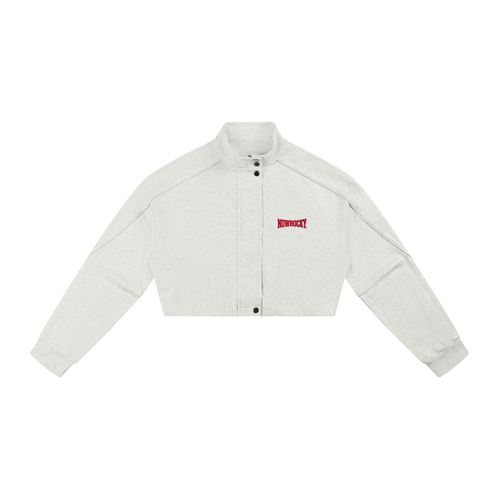 Kurtka Damska Cropped ze Stójką – Nowrocky™ — kurtka na modelce, cała sylwetka