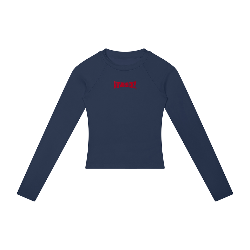 Longsleeve Slim Raglan Crop – Nowrocky™ — rękaw raglanowy i linia ramienia z bliska