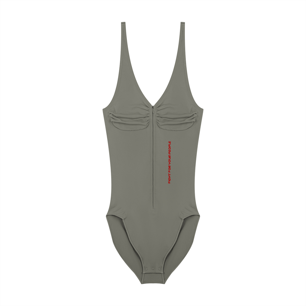 Body Full-Zip Ruched – Nowrocky™ — detal marszczeń na biodrze
