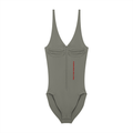Body Full-Zip Ruched – Nowrocky™ — detal marszczeń na biodrze