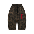 Spodnie Dresowe Leopard Barrel Leg – Nowrocky™ — zbliżenie na wzór leopard