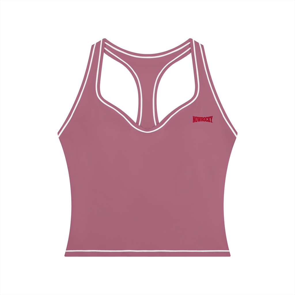 Tank Top Racerback Contrast Stitch – Nowrocky™ — logo marki na piersi, kadr makro