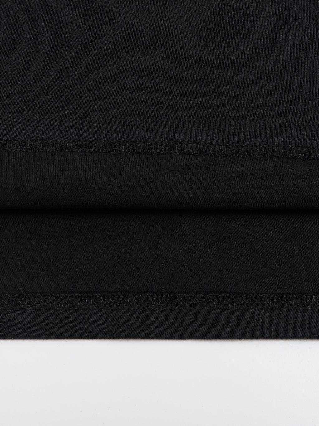 Longsleeve Drop Shoulder Crew Neck – Nowrocky™ — kadr do pasa, ułożenie rękawów