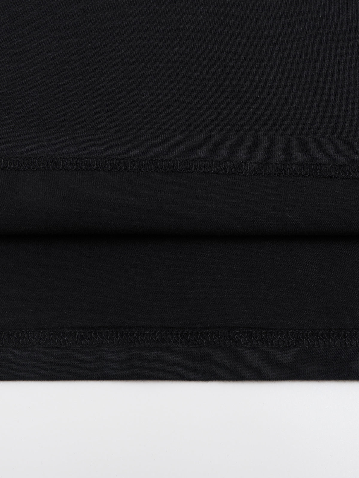 Longsleeve Drop Shoulder Crew Neck – Nowrocky™ — kadr do pasa, ułożenie rękawów