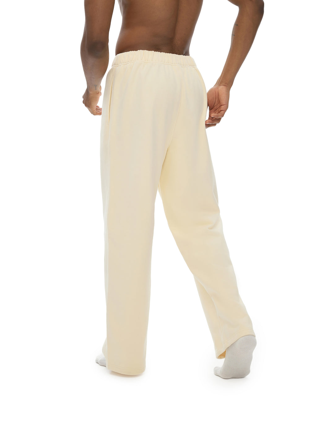 Spodnie Dresowe Heavyweight Straight Leg – Nowrocky™ — zbliżenie na oznaczenie marki