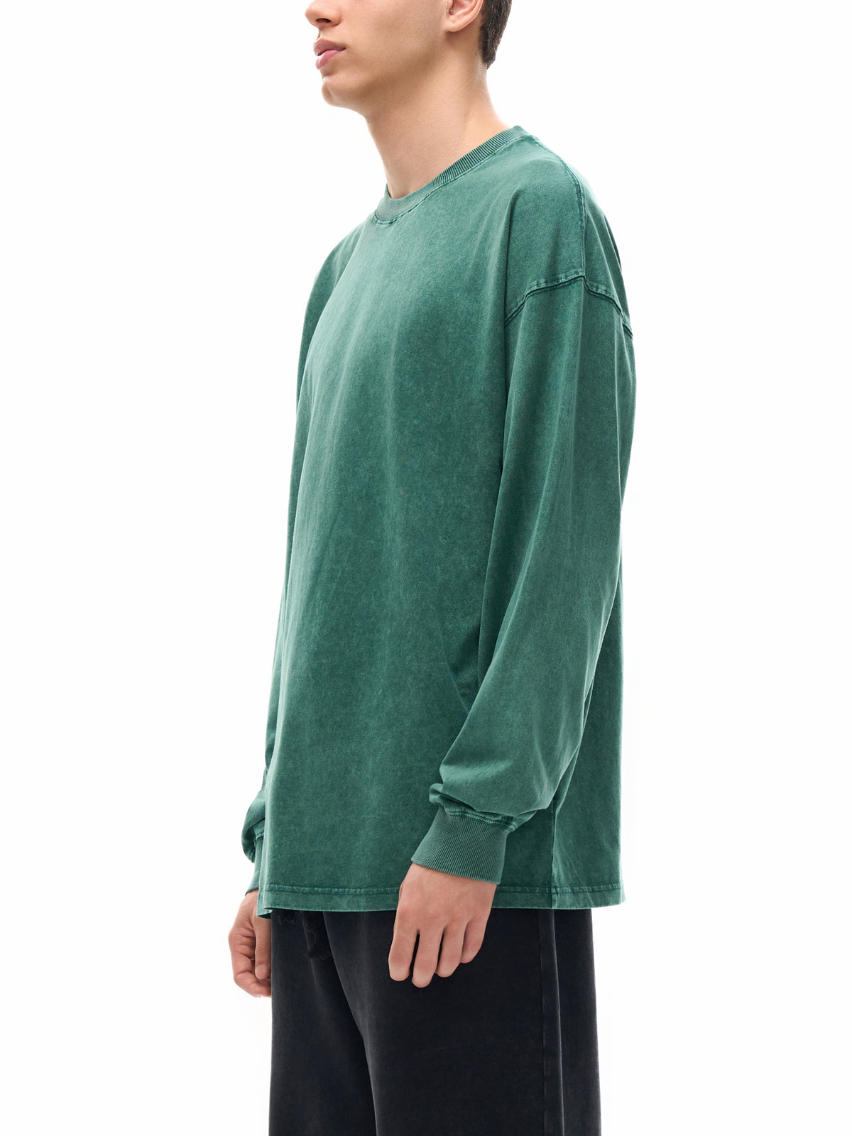 Longsleeve Acid Wash Oversize – Nowrocky™ — luźny krój oversize widoczny w ruchu