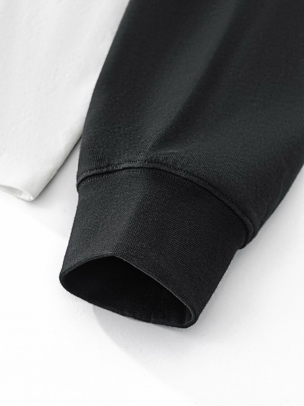 Longsleeve Layered Contrast Sleeve – Nowrocky™ — kadr do pasa od tyłu