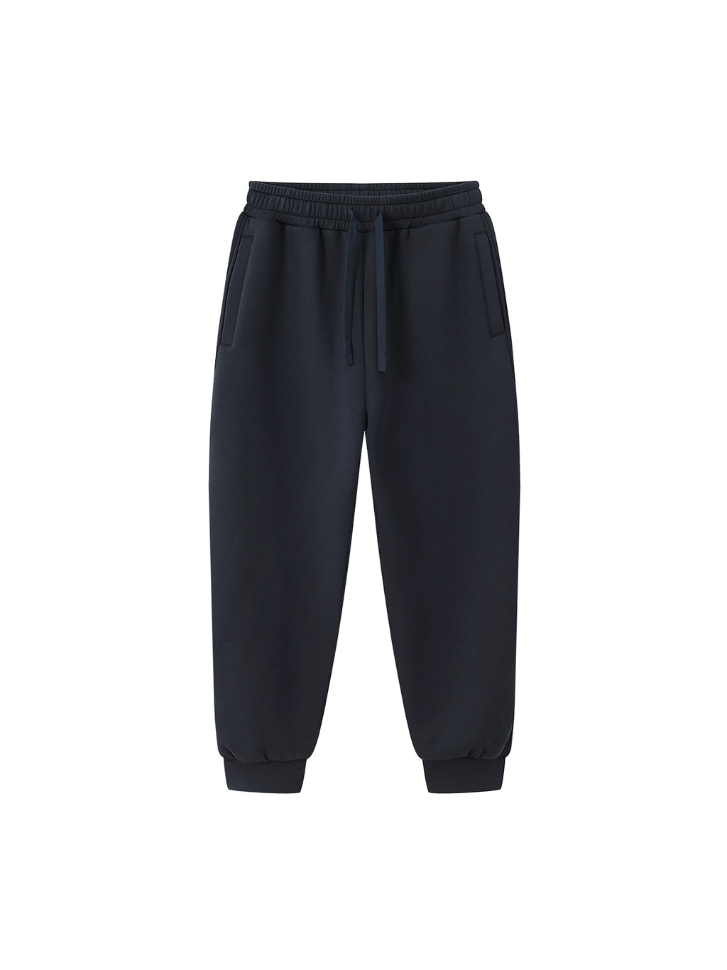 Spodnie Dresowe Jogger Tapered – Nowrocky™ — dres na modelu, cała sylwetka
