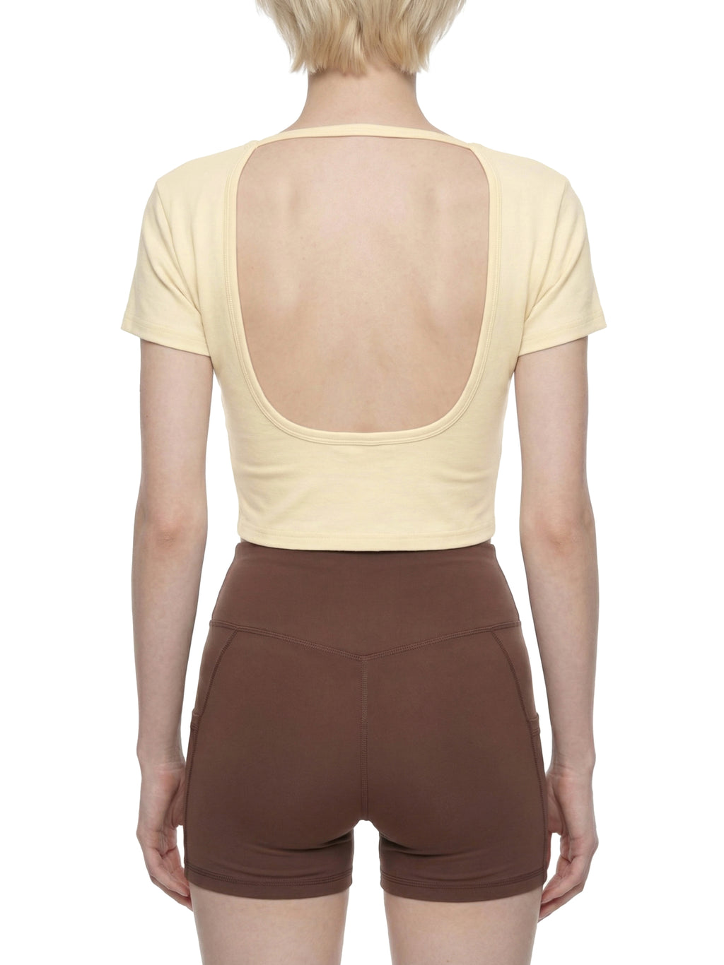 T-shirt Square Neck Crop – Nowrocky™ — stylizacja uliczna w pełnym kadrze
