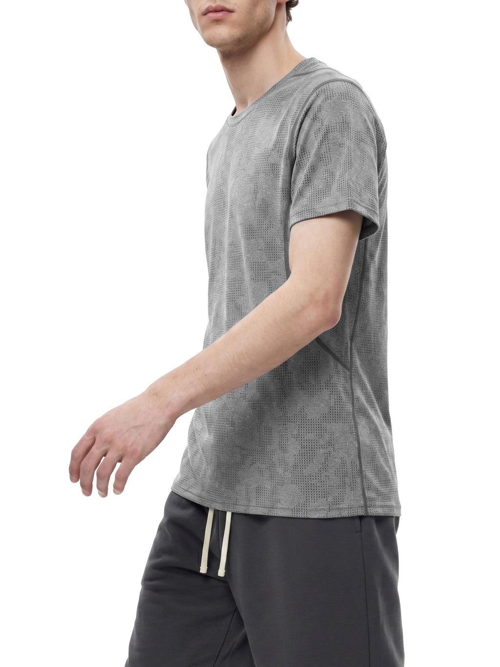 T-shirt Jacquard Mesh – Nowrocky™ — proporcje kroju na modelu, ujęcie trzy czwarte