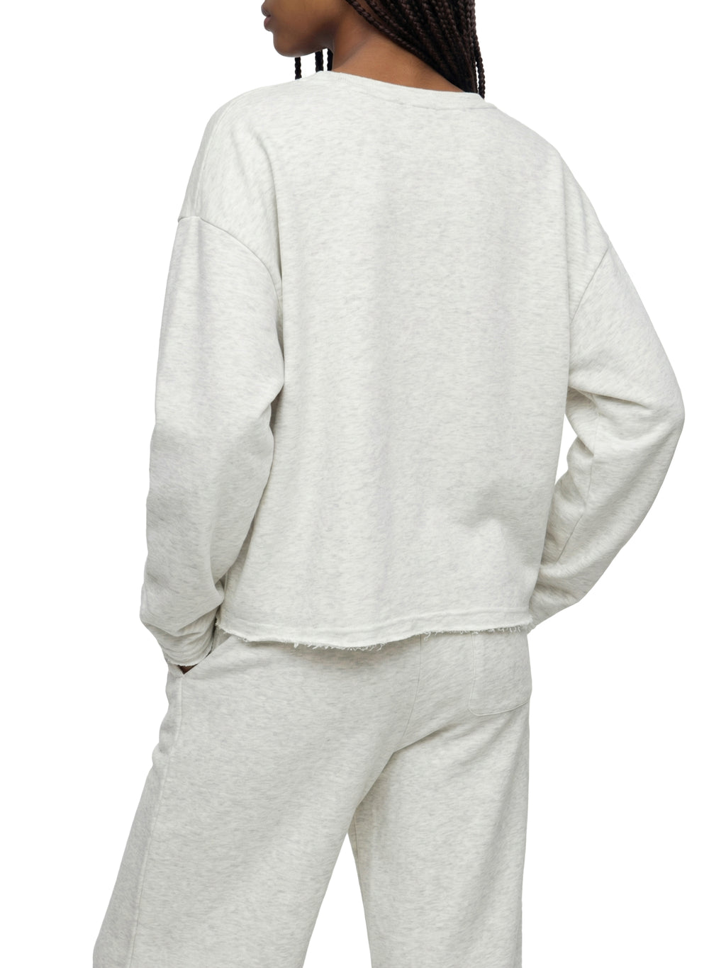 Longsleeve Damski Raw Hem Crop – Nowrocky™ — stylizacja uliczna w pełnym kadrze
