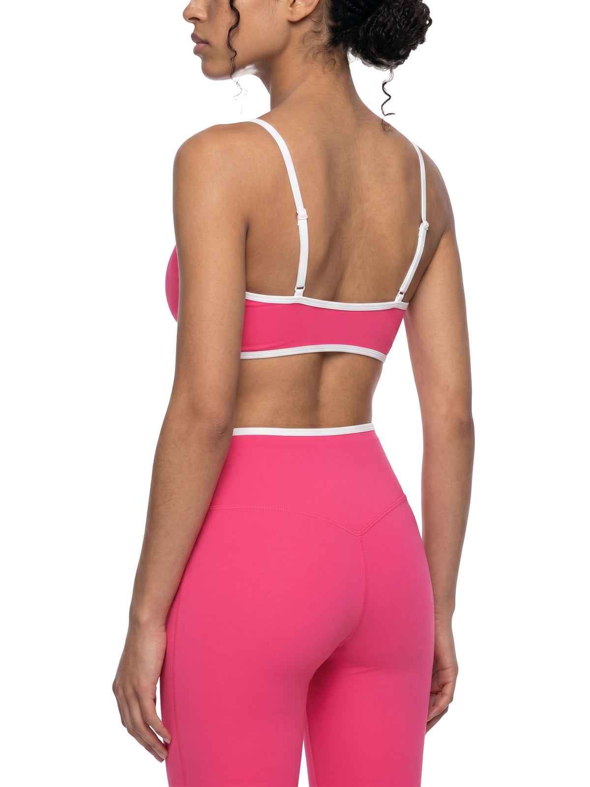 Biustonosz Sportowy Color Block Dekolt V – Nowrocky™ — sygnatura marki na taśmie pod biustem