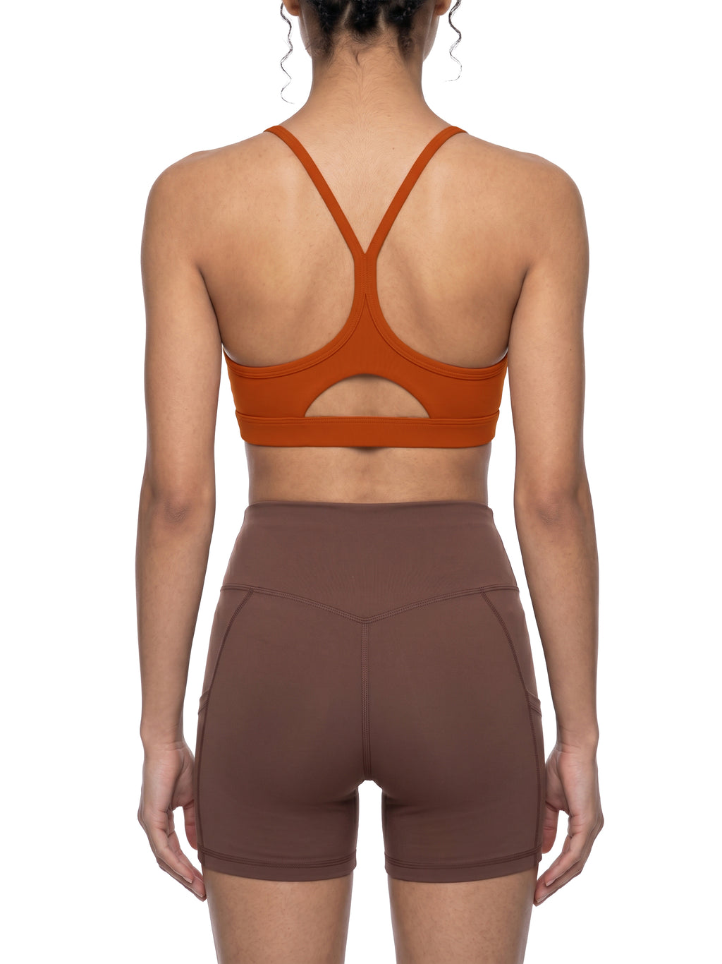 Biustonosz Sportowy Cropped Racerback – Nowrocky™ — stylizacja uliczna z legginsami