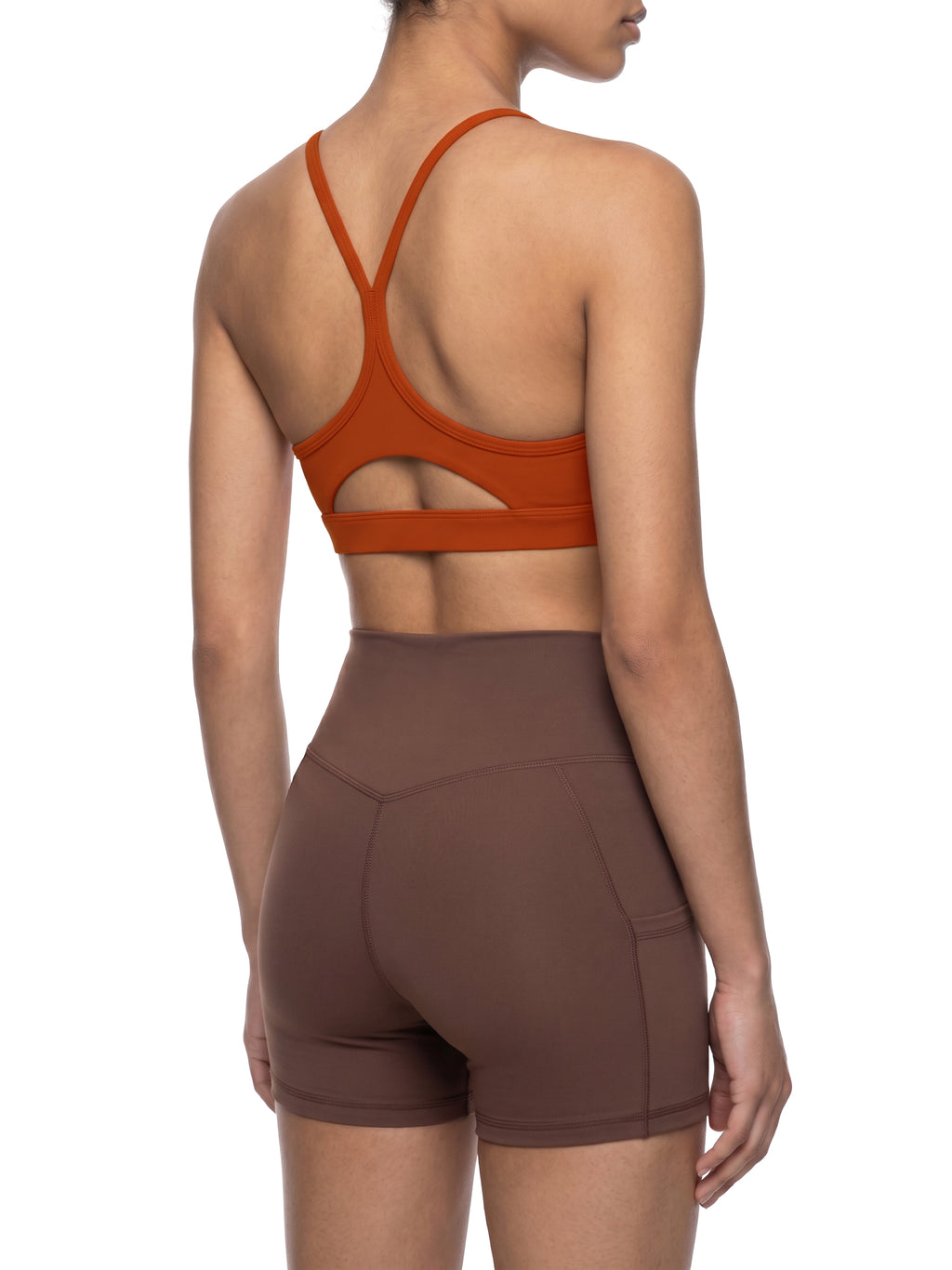 Biustonosz Sportowy Cropped Racerback – Nowrocky™ — wykończenie pach i wycięcia ramion