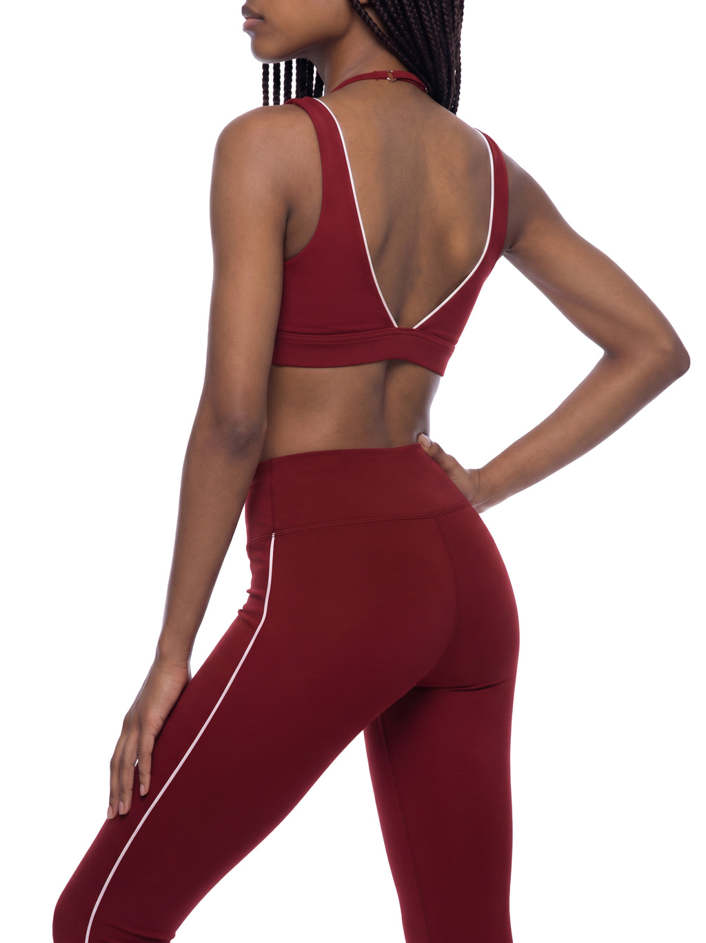 Biustonosz Sportowy Halter Deep V – Nowrocky™ — proporcje kroju na sylwetce