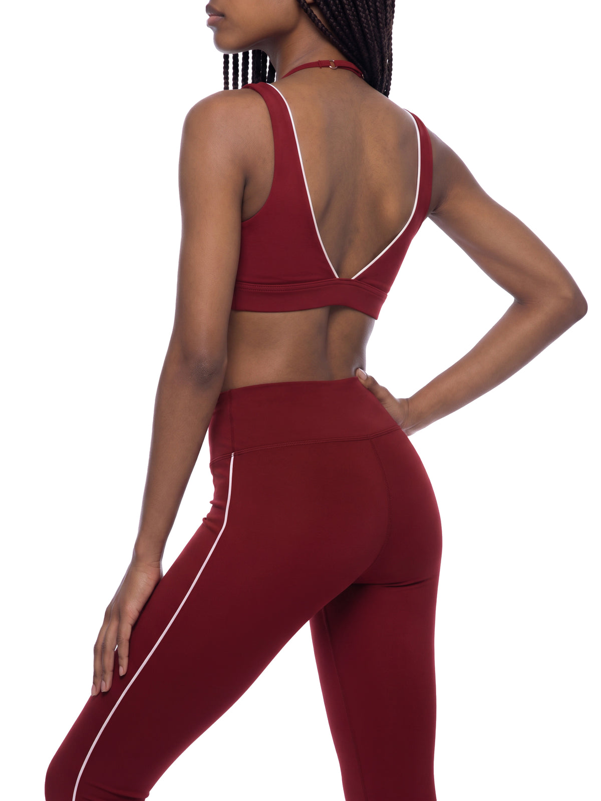 Biustonosz Sportowy Halter Deep V – Nowrocky™ — proporcje kroju na sylwetce