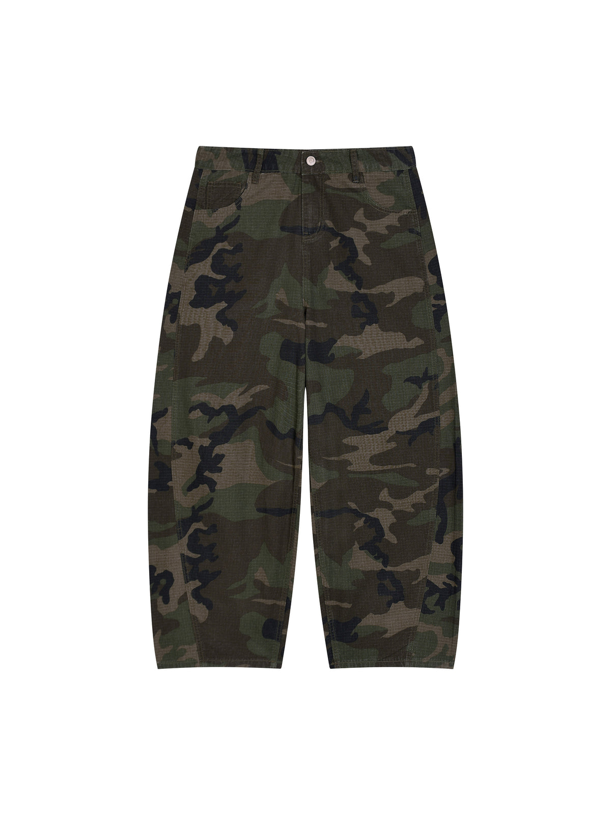 Spodnie Camo Barrel Leg – Nowrocky™ — spodnie moro na modelu, pełna sylwetka