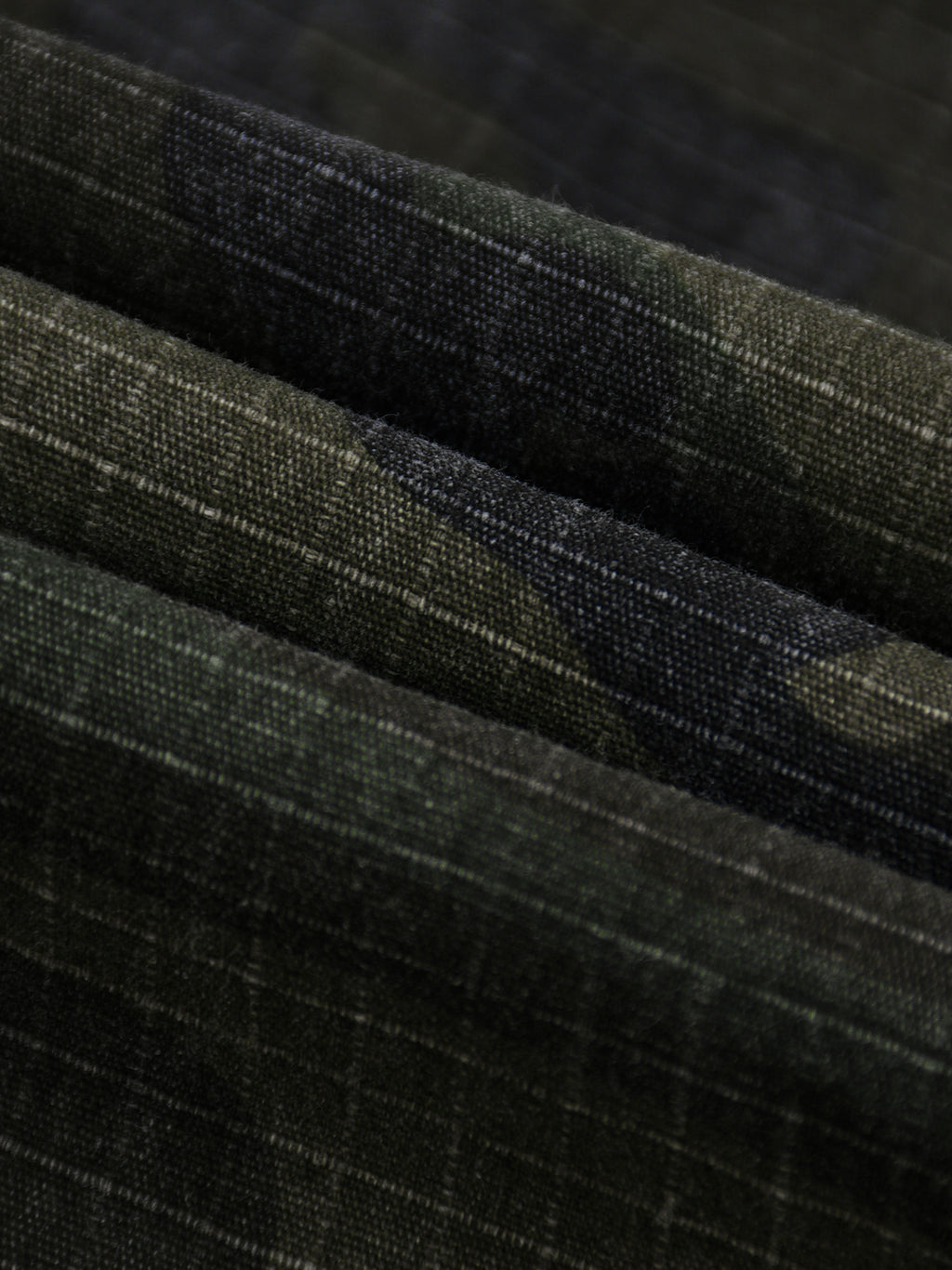 Spodnie Camo Barrel Leg – Nowrocky™ — detal szwu bocznego nogawki