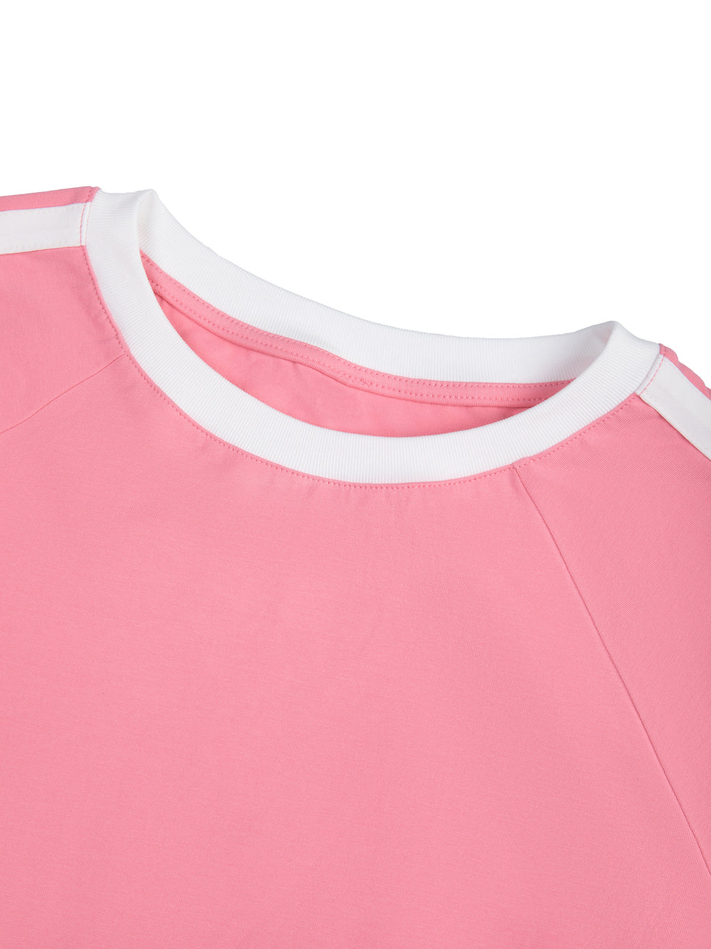 T-shirt Damski Raglan Crop Contrast Tape – Nowrocky™ — materiał w naturalnym świetle