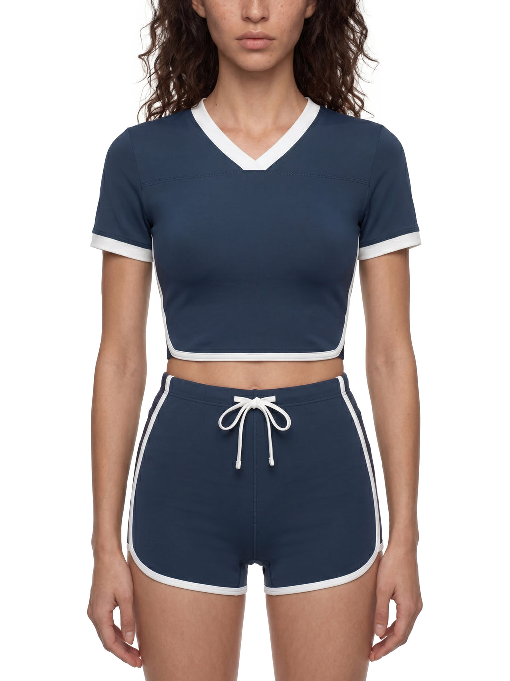 T-shirt Cropped Color Block – Nowrocky™ — układ na płasko, pełny obrys kroju