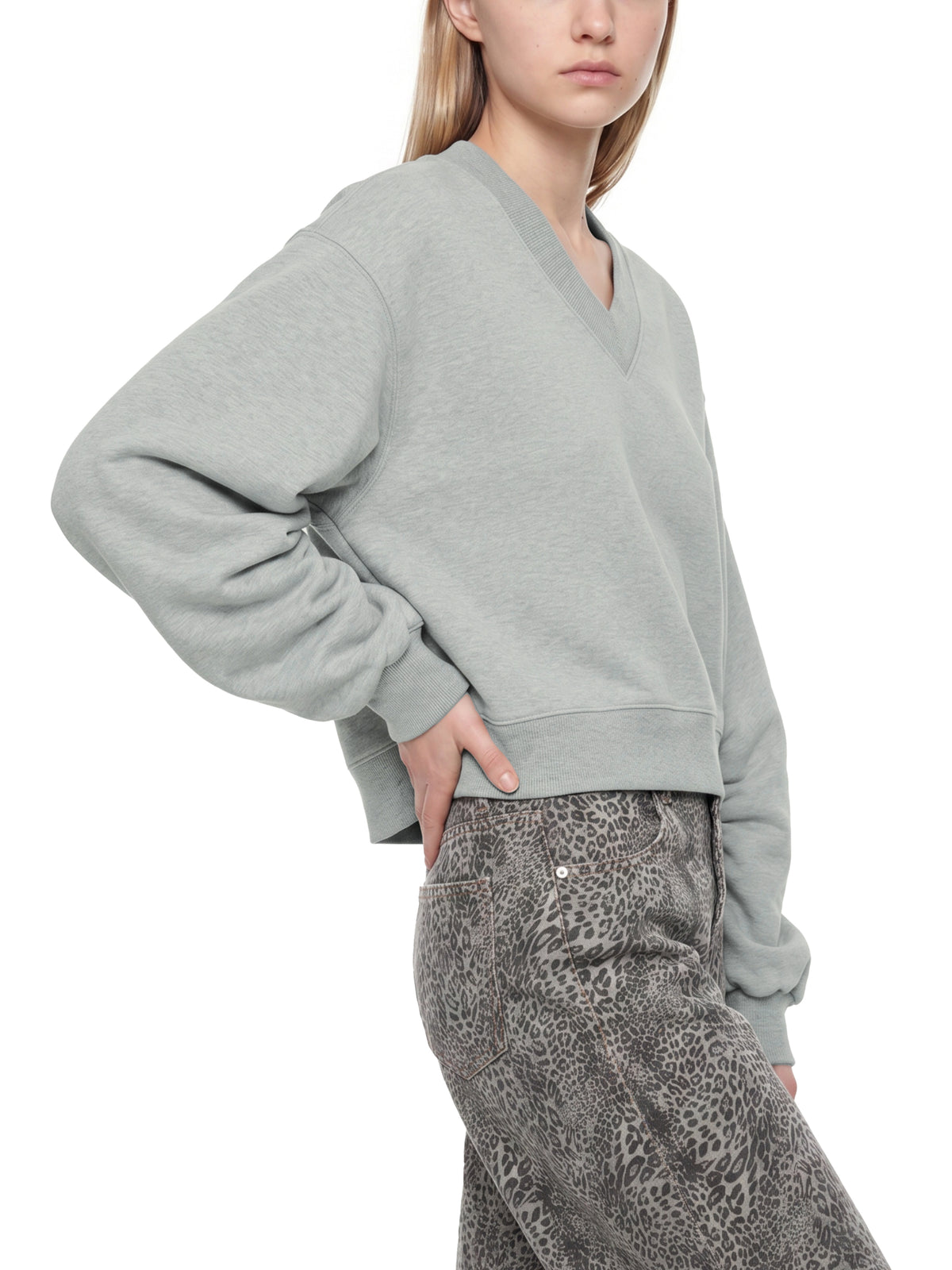 Bluza Crop z Dekoltem V – Nowrocky (streetwear)