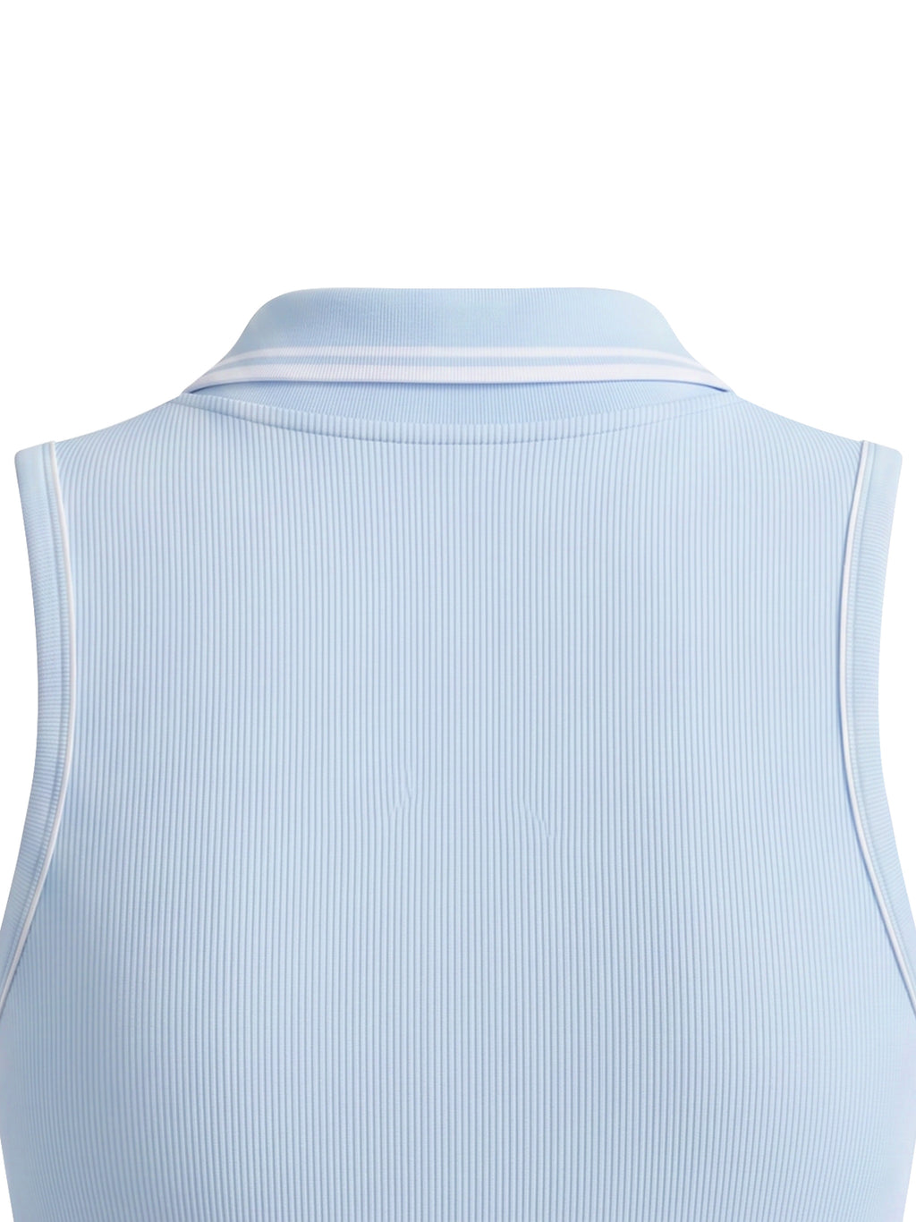 Polo Rib Crop Bez Rękawów – Nowrocky™ — proporcje crop topu na tułowiu