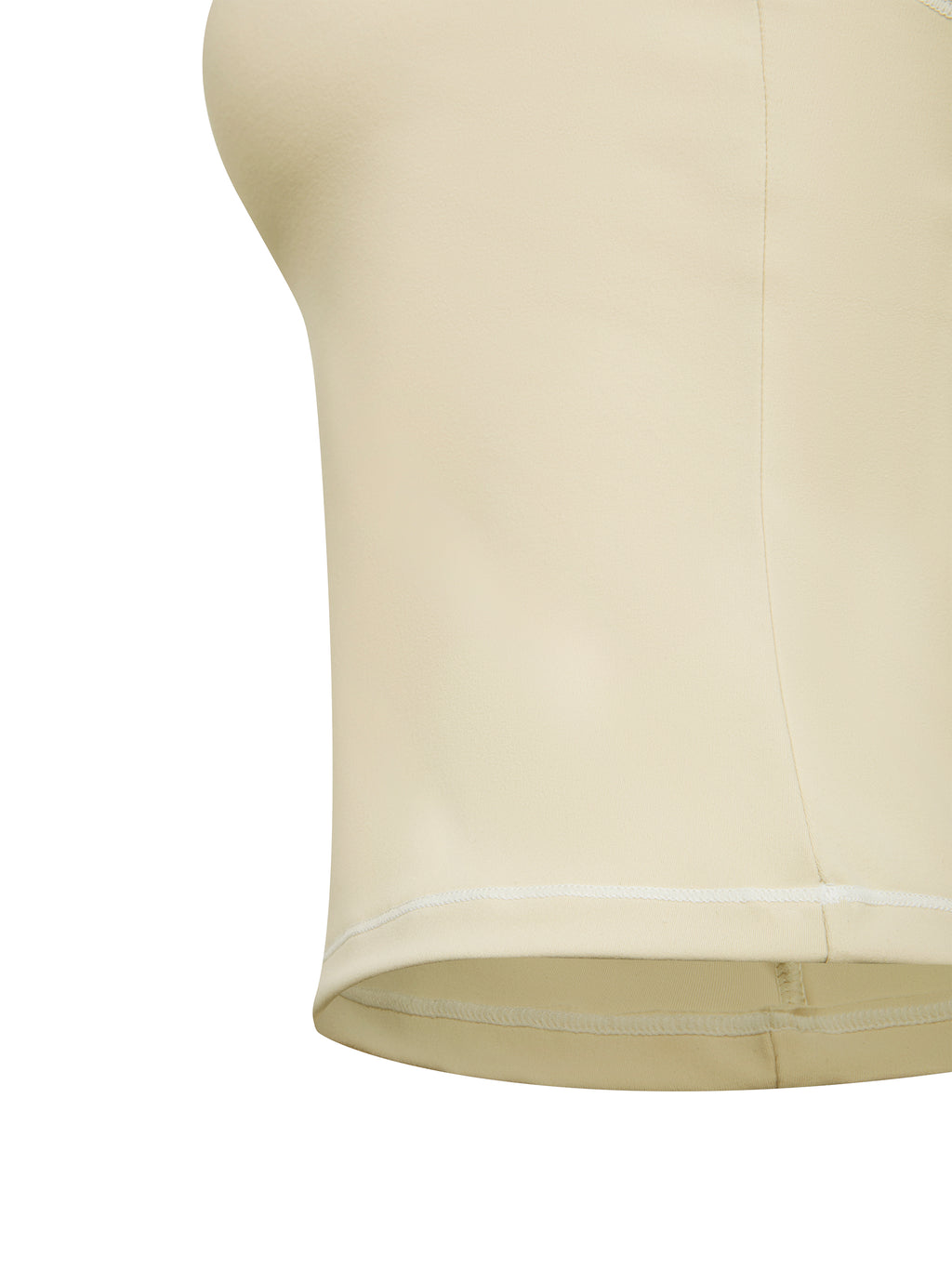Tank Top Racerback Contrast Stitch – Nowrocky™ — krawędź ramiączka, kadr makro