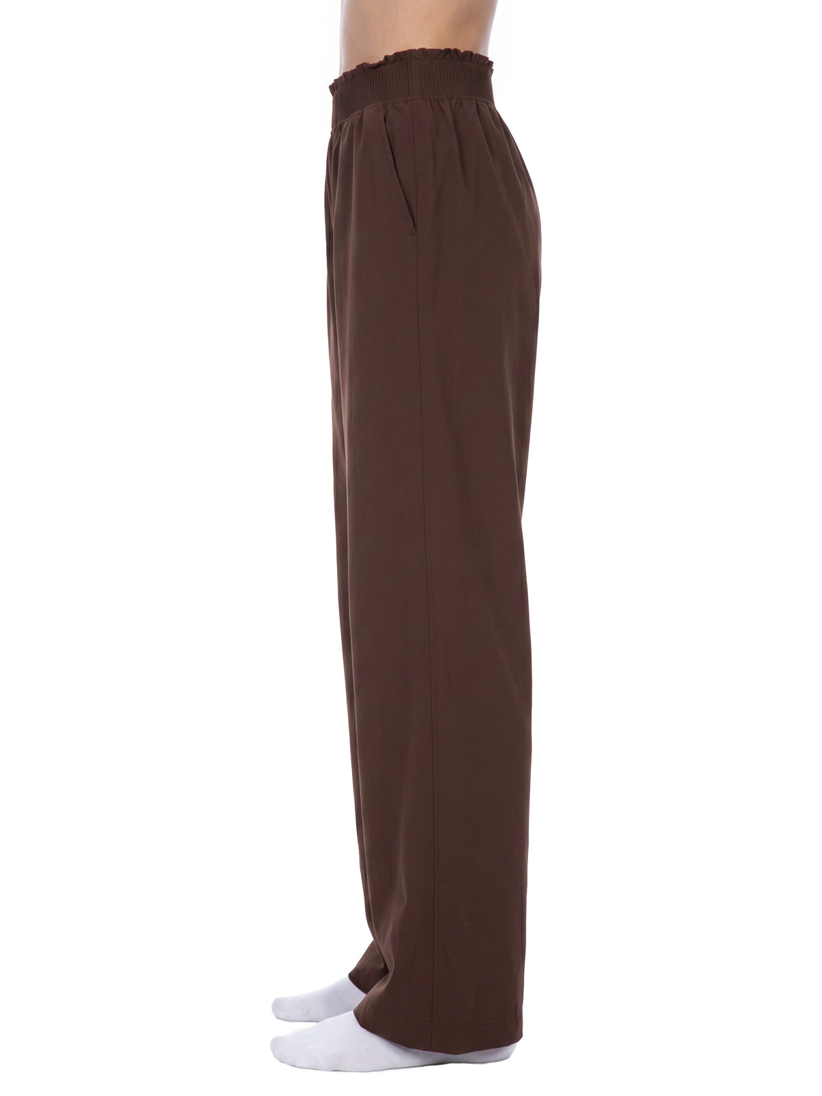 Spodnie Wide Leg Elastic Waist – Nowrocky™ — stylizacja uliczna z topem i sneakersami