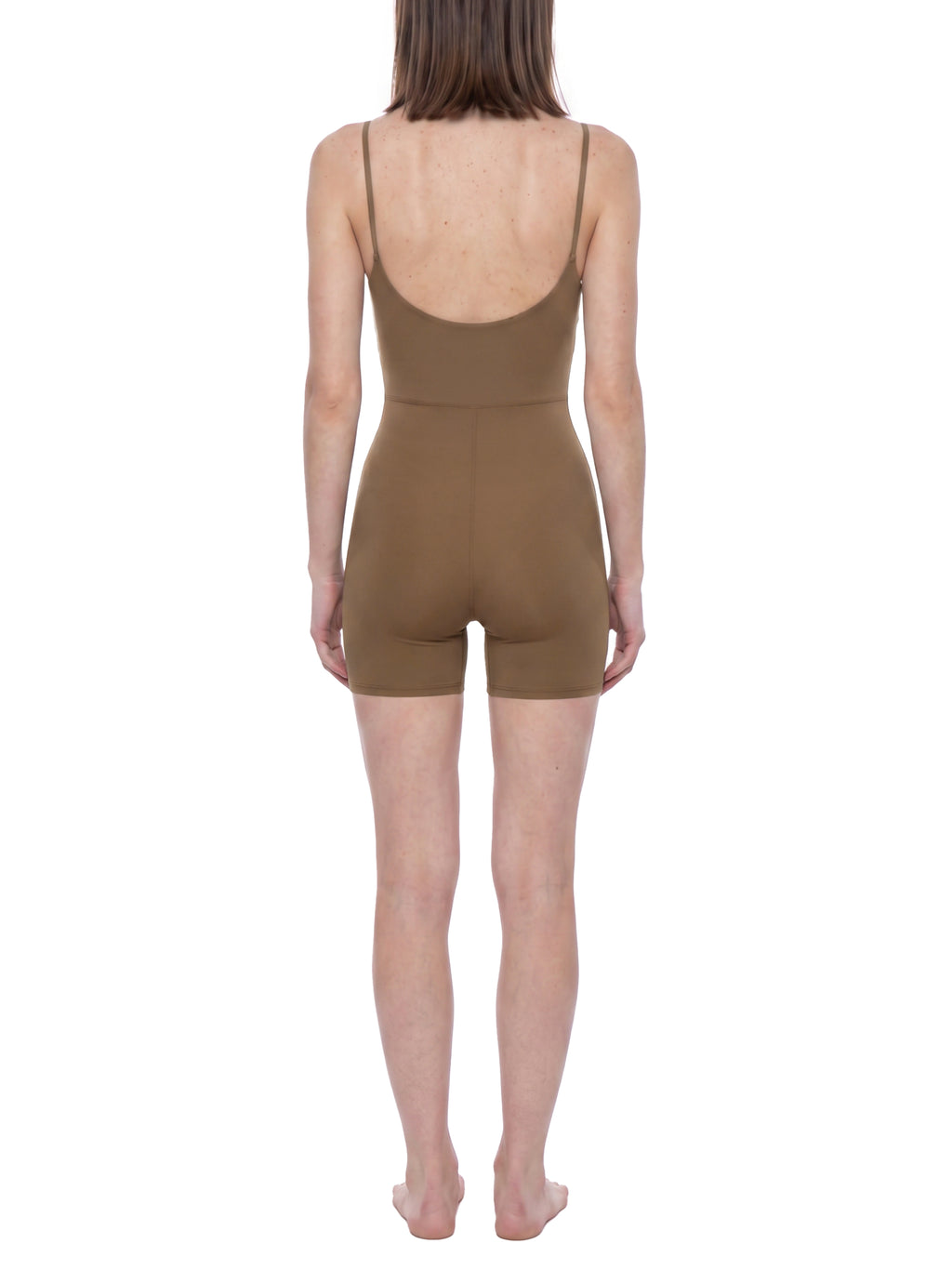 Romper Treningowy U-Neck – Nowrocky™ — ujęcie 3/4 sylwetki w ruchu