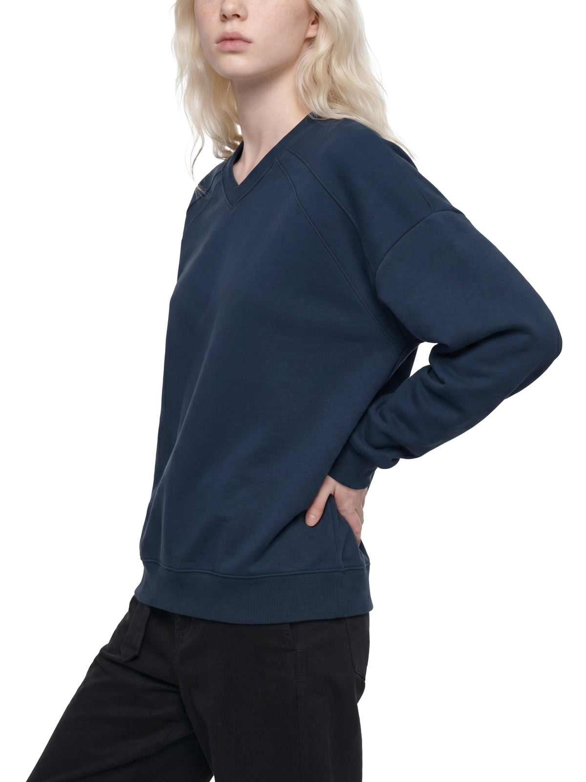 Bluza Oversize z Dekoltem V – Nowrocky (streetwear)