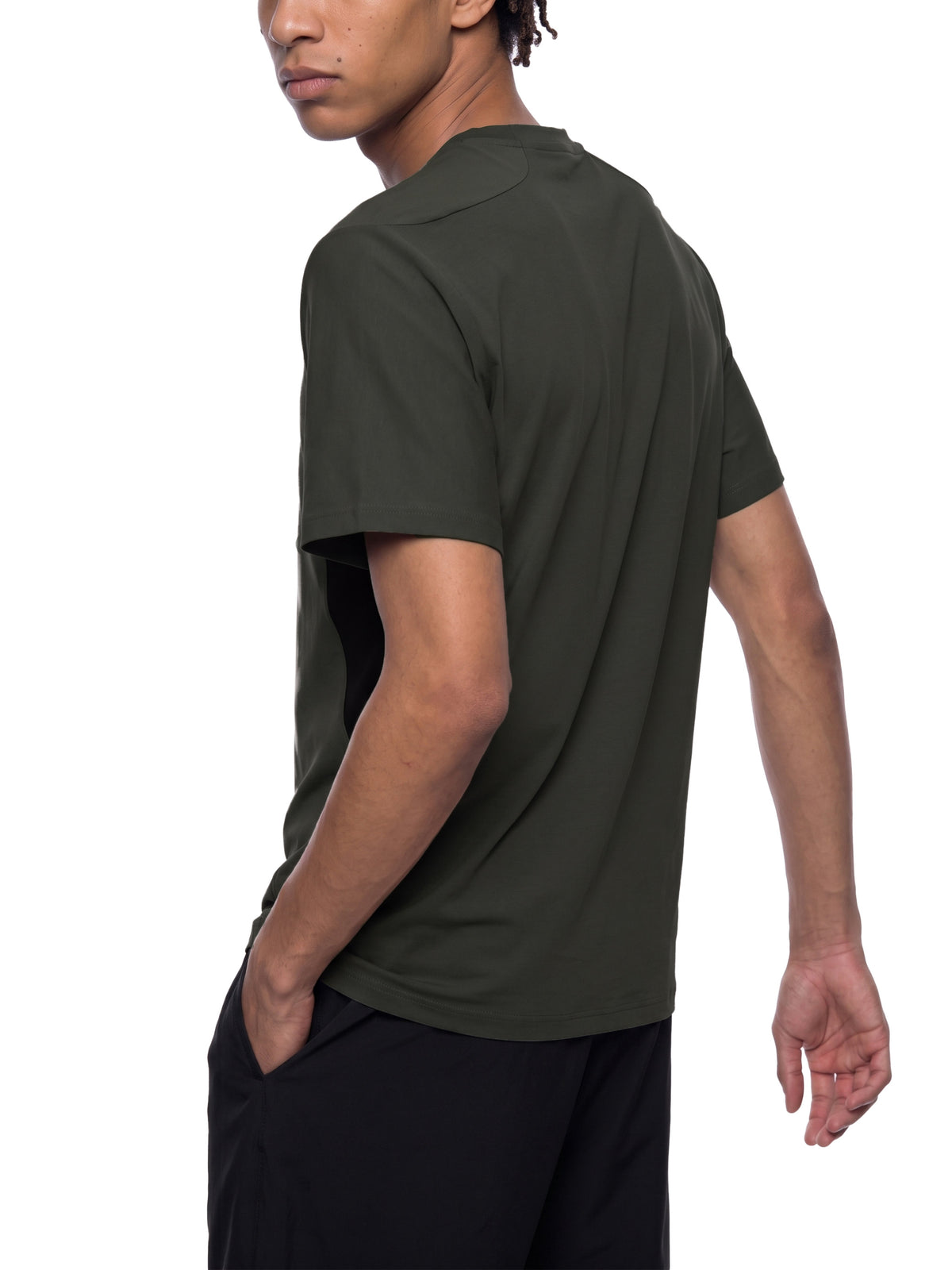T-shirt Lightweight Training – Nowrocky™ — plecy modela i układ materiału