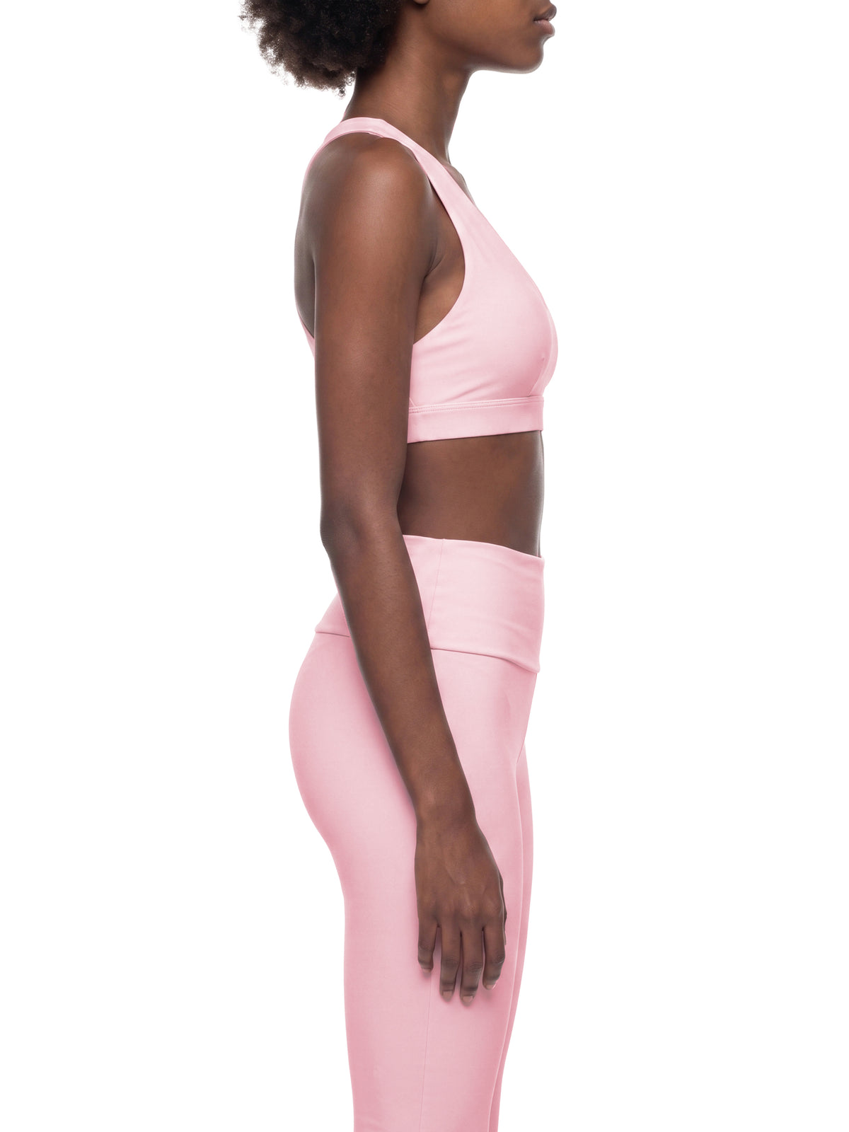 Biustonosz Sportowy Halter Cropped Cut-Out – Nowrocky™ — stylizacja sportowa z legginsami