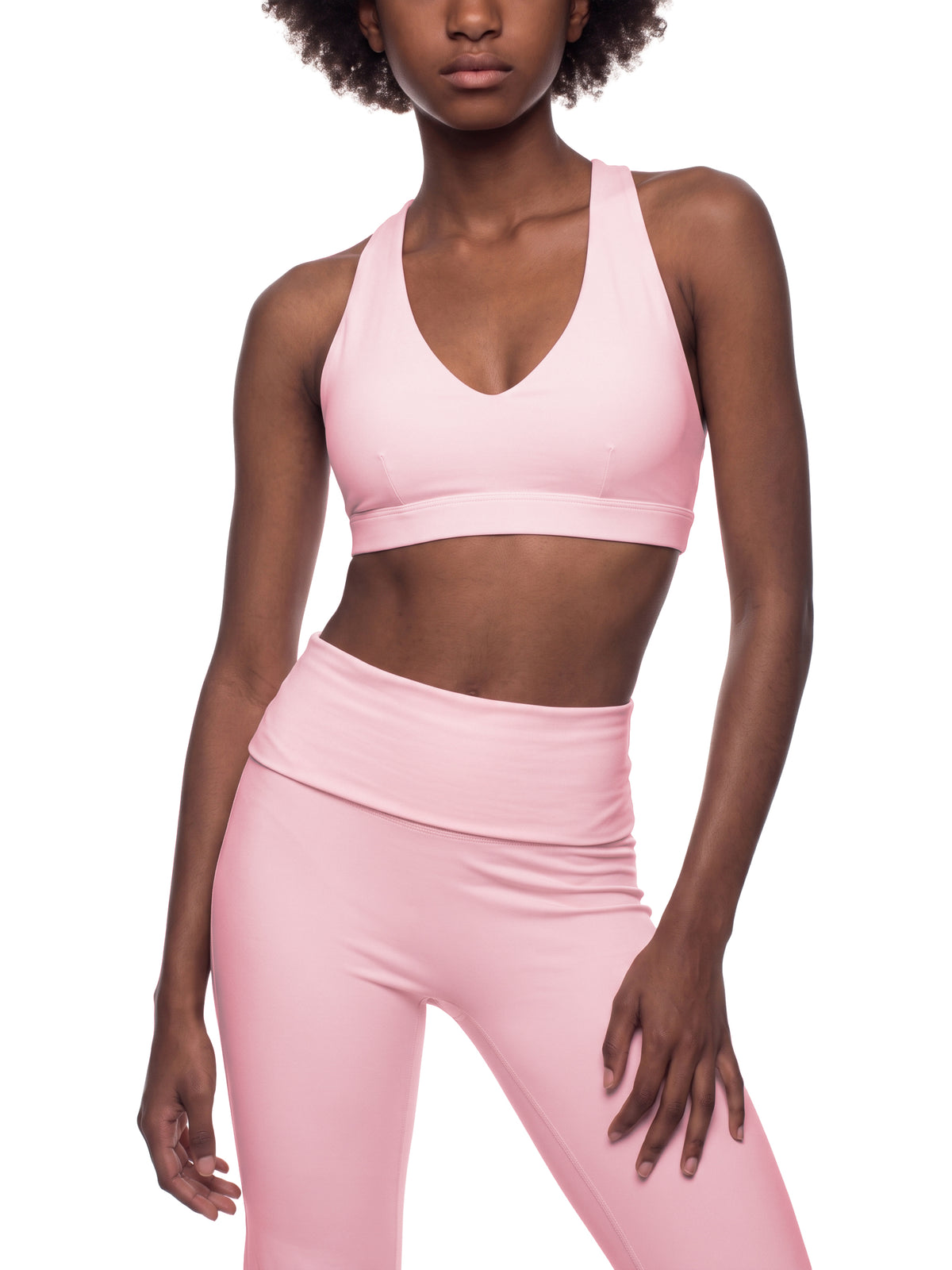 Biustonosz Sportowy Halter Cropped Cut-Out – Nowrocky™ — detal szwu bocznego
