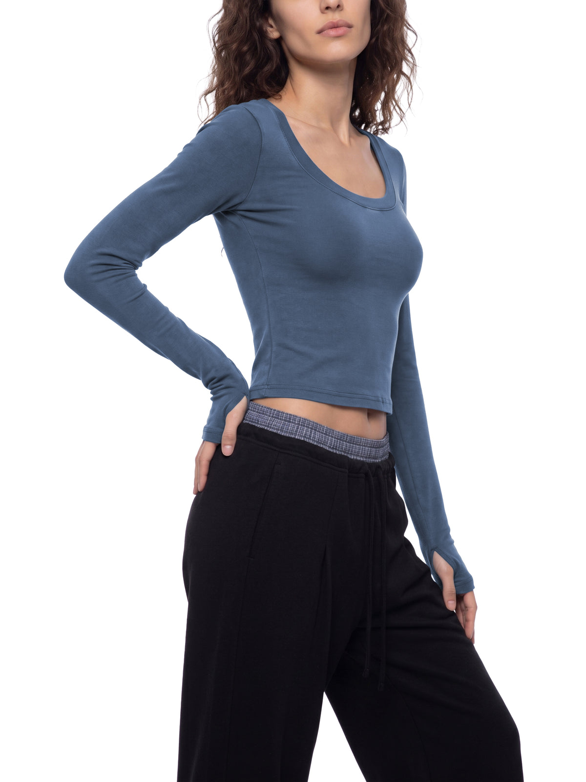 Longsleeve Crop Vintage Wash – Nowrocky™ — stylizacja uliczna ze spodniami z niskim stanem