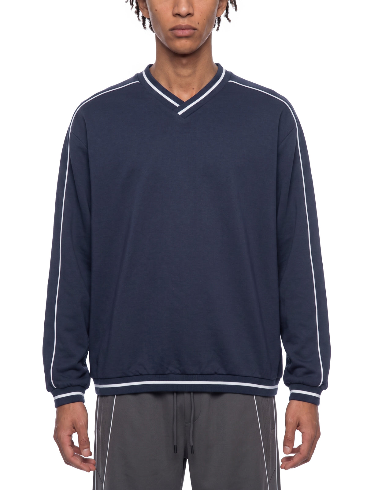 Bluza Raglan V-Neck Contrast Piping – Nowrocky™ — układ na płasko, strona przednia