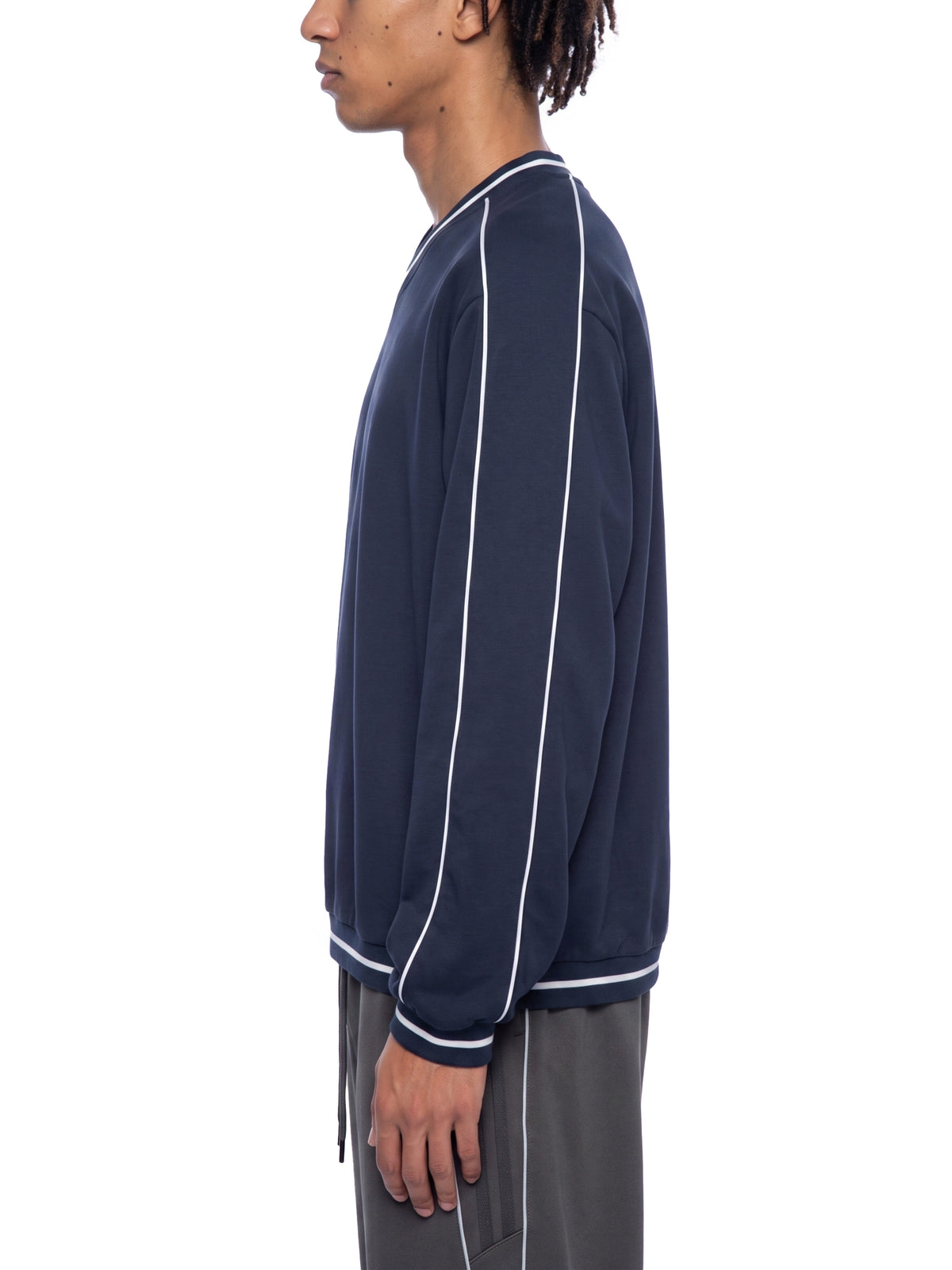 Bluza Raglan V-Neck Contrast Piping – Nowrocky™ — układ na płasko, strona tylna