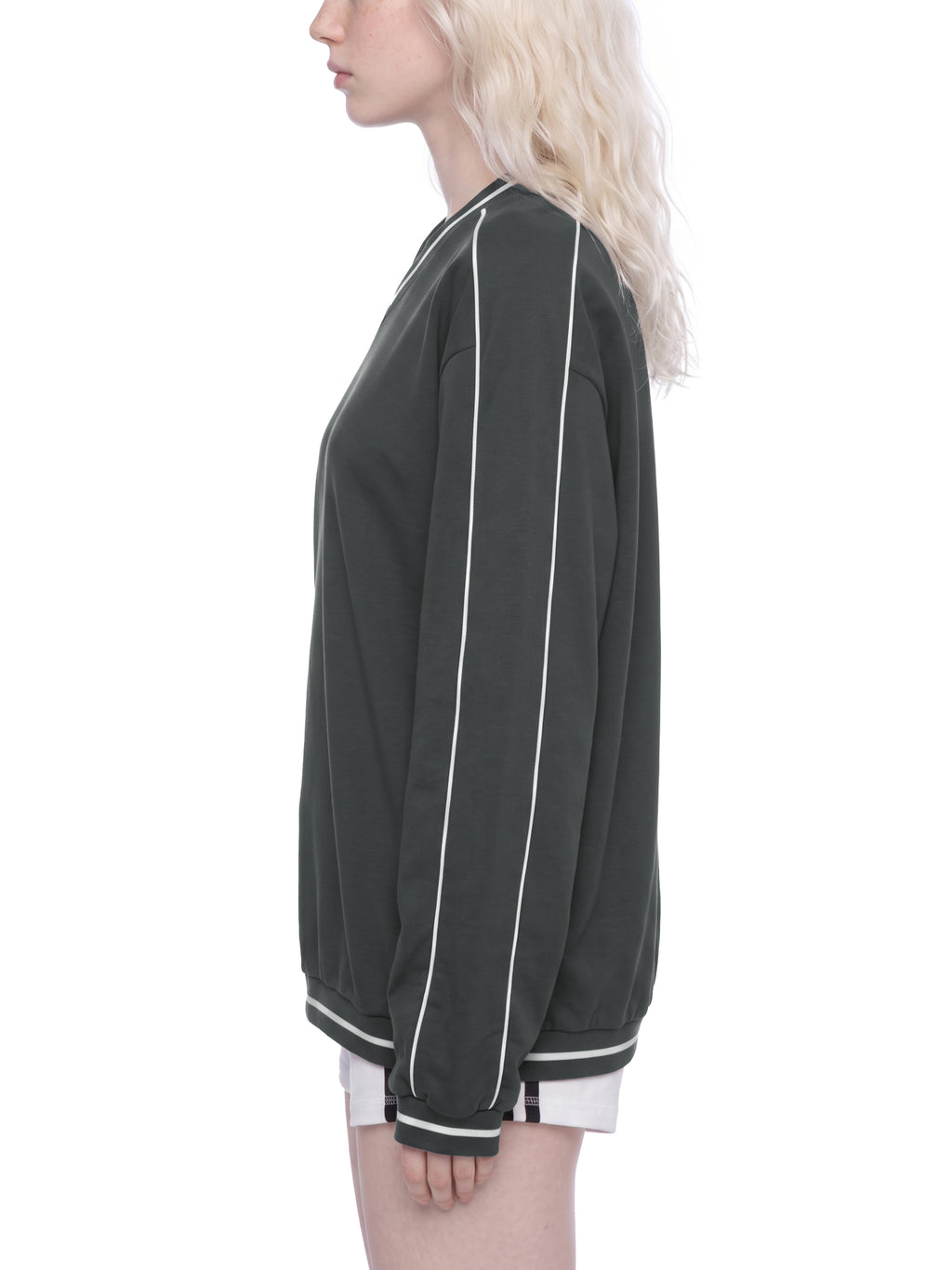 Bluza Raglan V-Neck Contrast Piping – Nowrocky™ — detal przeszyć bocznych