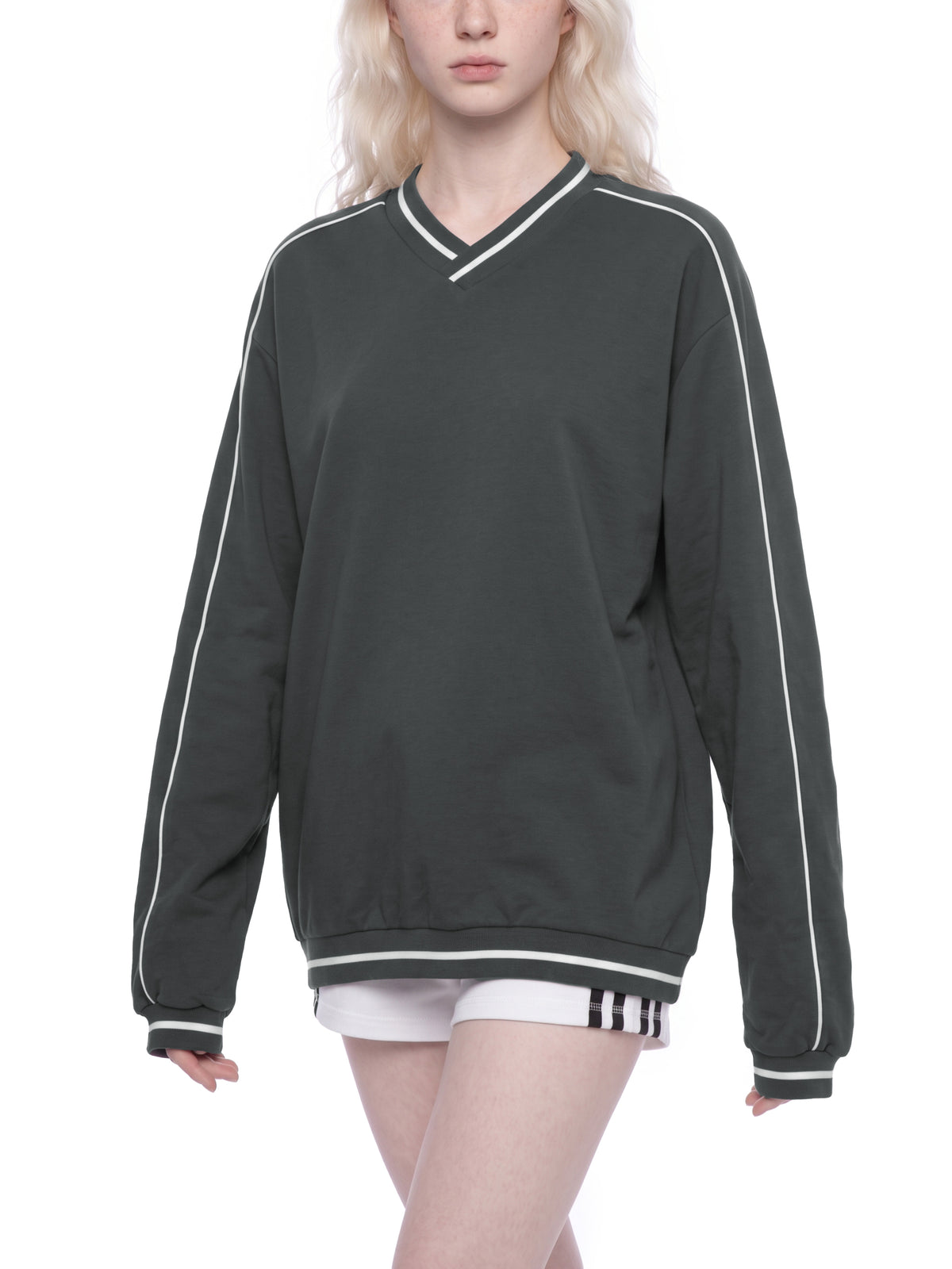 Bluza Raglan V-Neck Contrast Piping – Nowrocky™ — kadr do pasa od przodu