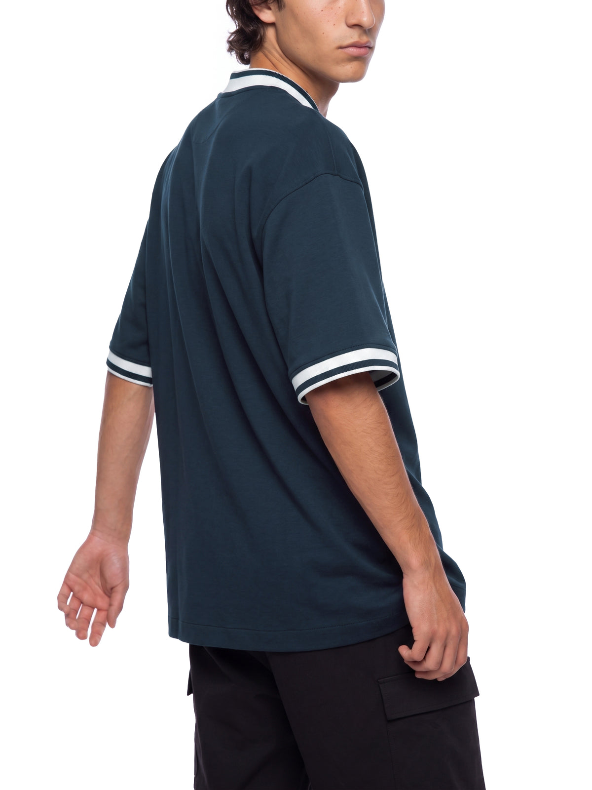 Jersey Baseball Oversized Contrast Rib – Nowrocky™ — proporcje oversize na modelu