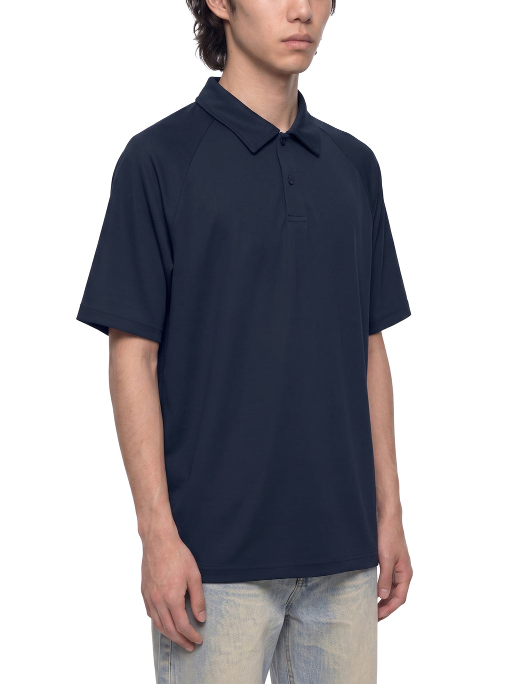 Polo Regular Fit Raglan – Nowrocky™ — proporcje kroju na modelu, ujęcie trzy czwarte