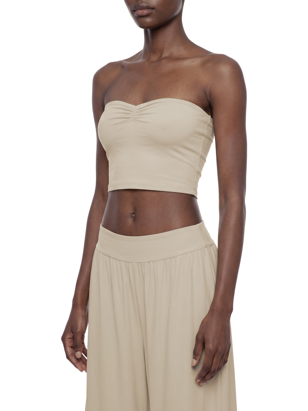 Tank Top Bandeau Ruched Crop – Nowrocky™ — proporcje kroju na sylwetce