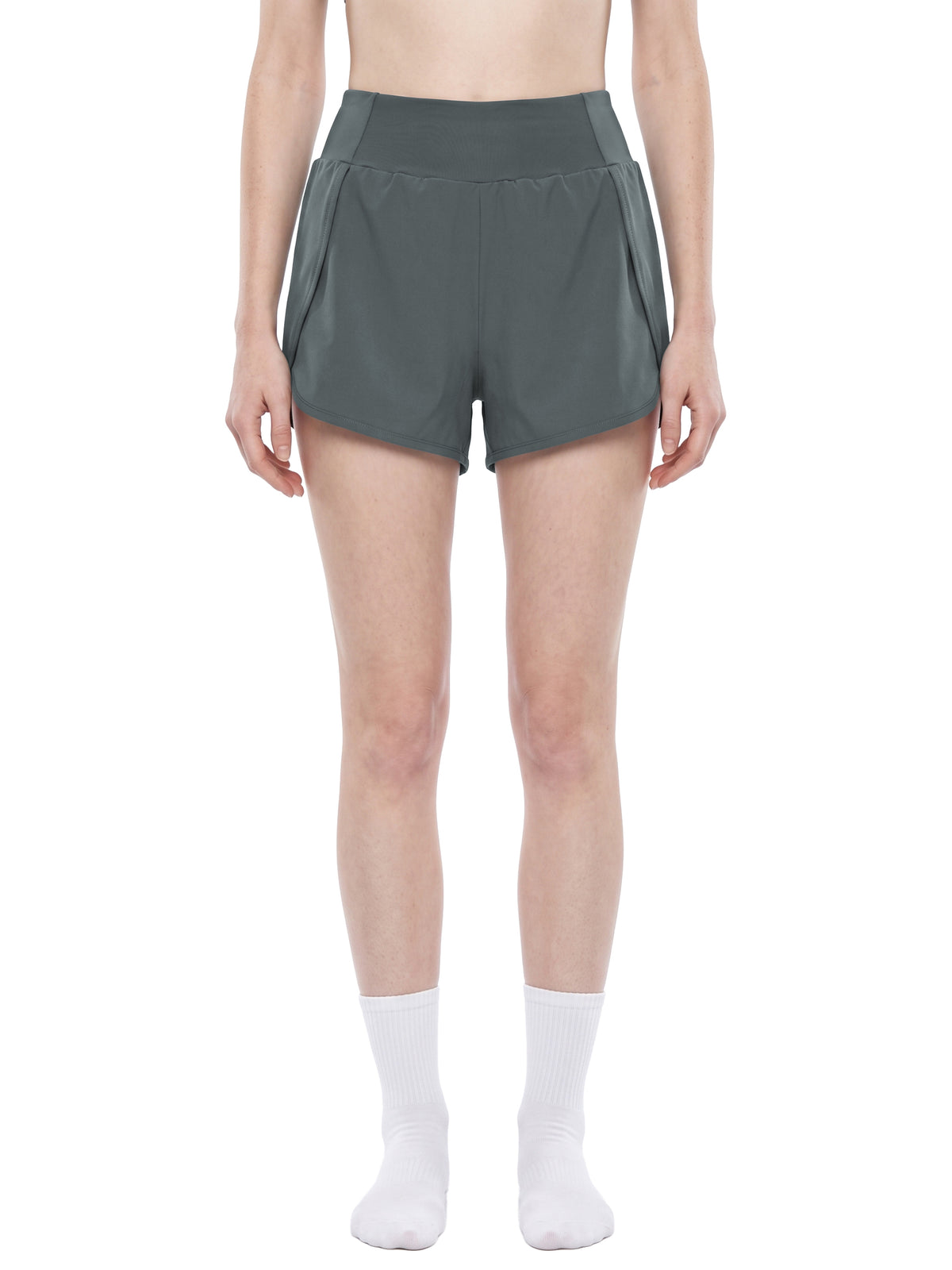 Szorty High Rise 2-in-1 – Nowrocky™ — stylizacja uliczna z topem i sneakersami